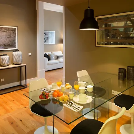 No Cais Do Sodré, Zona Com Muita Vida Noturna, Ttlsp55 1b * Lisboa