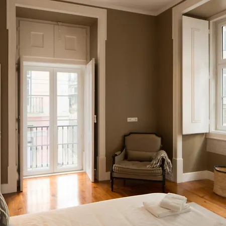 Stylish City Centre Apartment In Cais Do Sodre, Lisbon, Near Nightlife & Metro, 1B - Ttl281